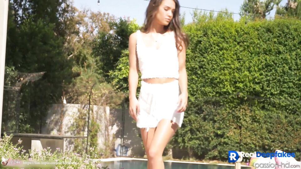 Jessica Alba fucked herself so deep by fingers - real fake